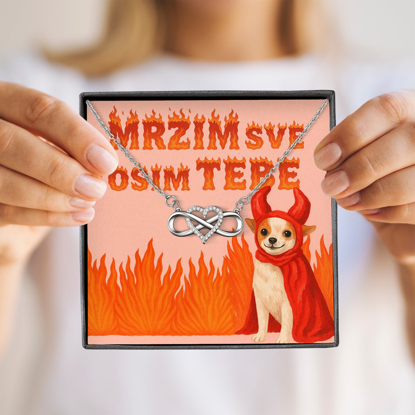 Mrzim sve osim tebe - Posveta sa lančićem za nju