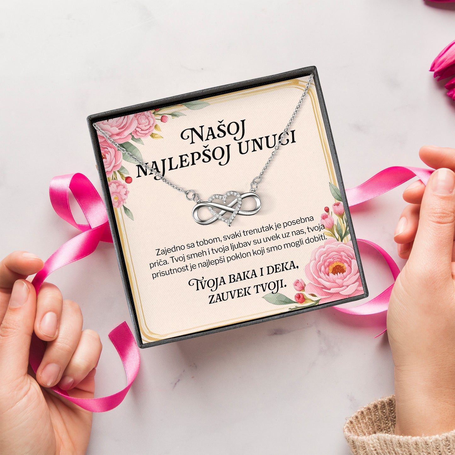 Našoj najlepšoj unuci – Posveta sa lančićem za unuku od bake i deke