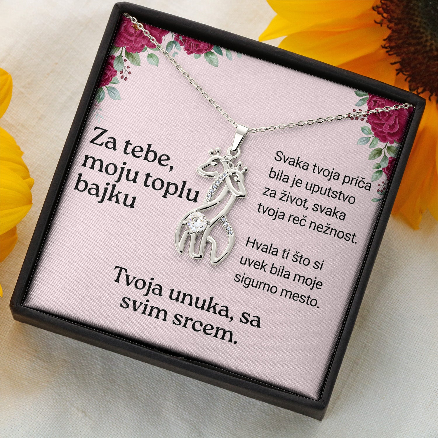 Za tebe, moju toplu bajku – Posveta sa lančićem za baku od unuke (Žirafa)