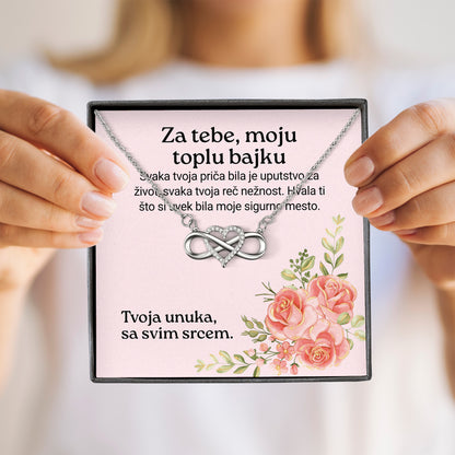 Za tebe, moju toplu bajku – Posveta sa lančićem za baku od unuke (pink ruže)