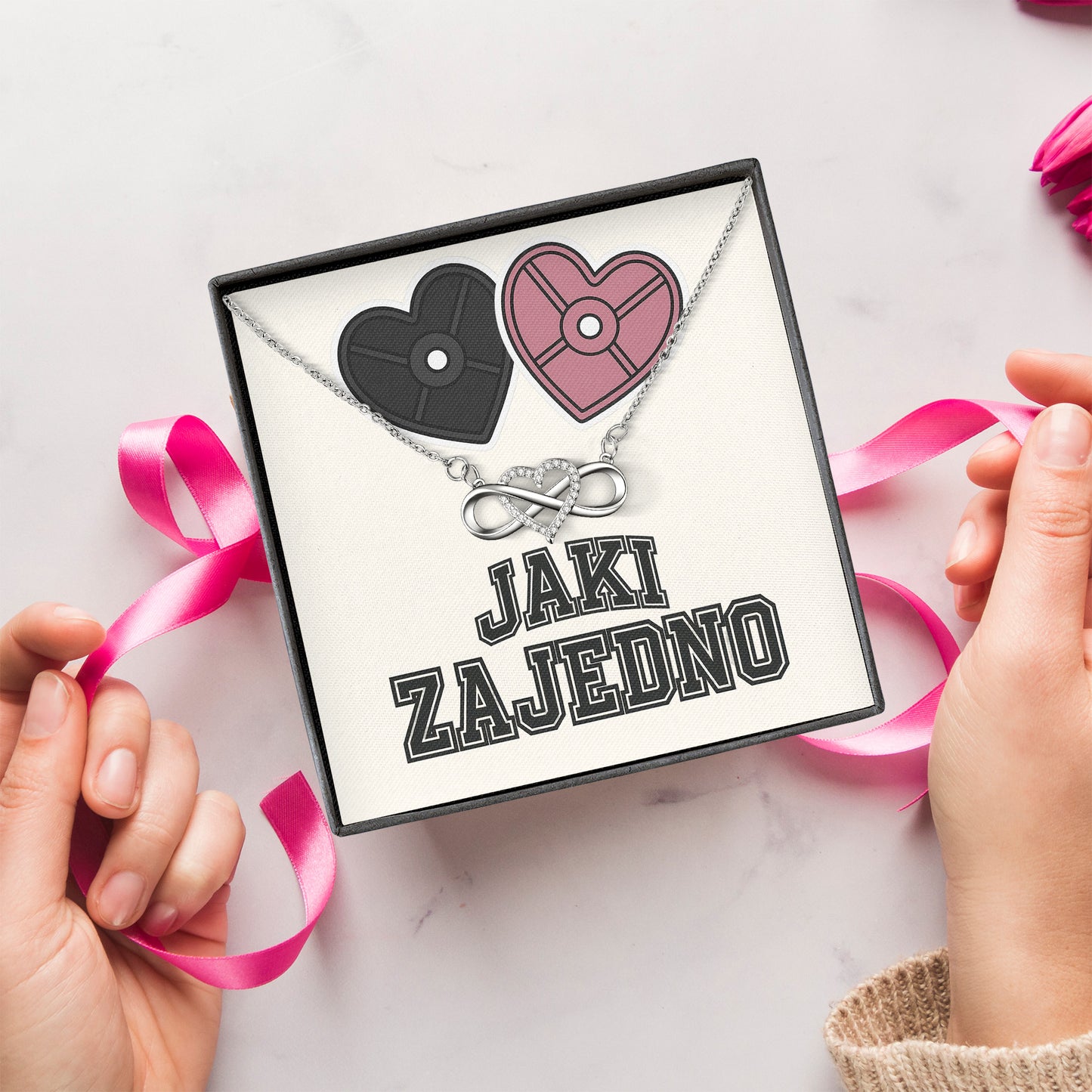 Jaki zajedno - Posveta sa lančićem za nju