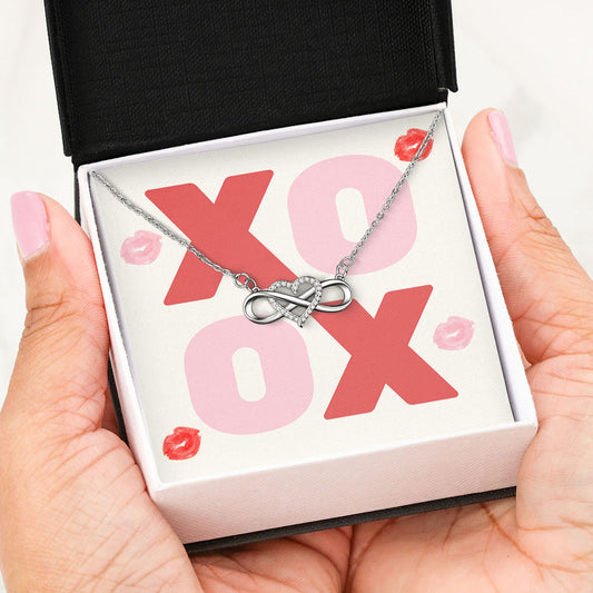 XOXO - Posveta sa lančićem za nju